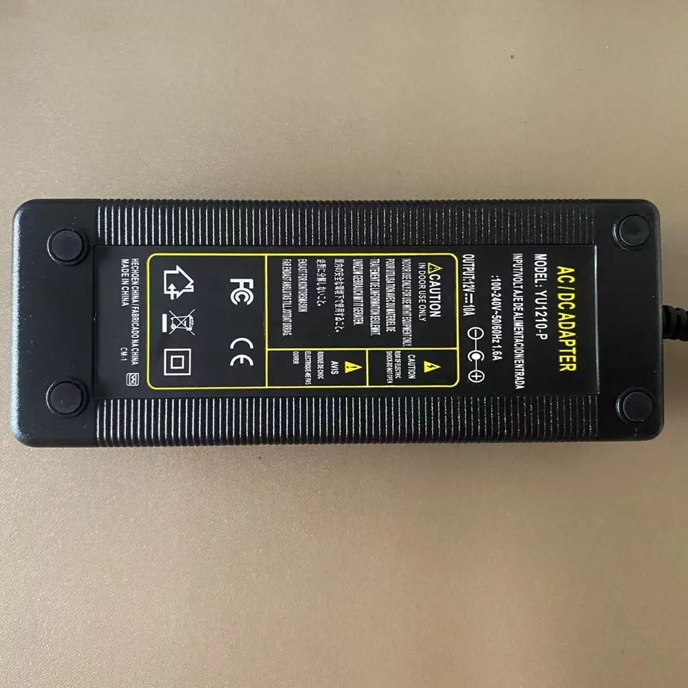 Alimentatore DC 12V con cavo sdoppiatore da 1 a 8 Adattatore di alimentazione DC12V 10A per fotocamere LED