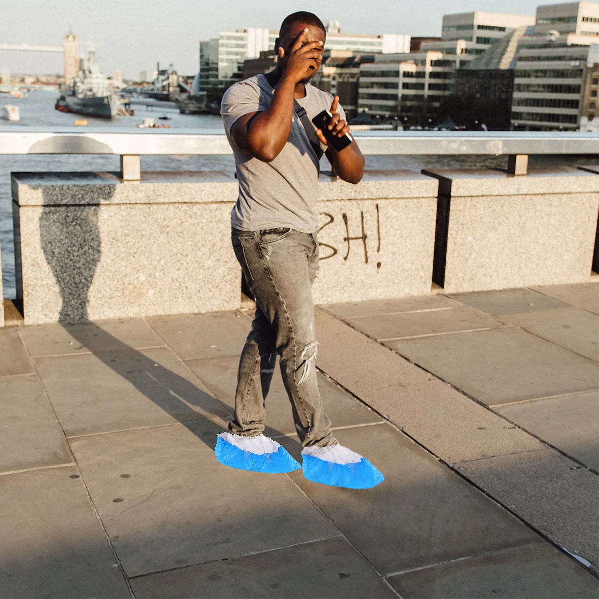 

50Pairs Waterproof Disposable Shoe Covers Nonwoven Overshoes Anti-Skid Home Library Laboratory Car Mud Protection