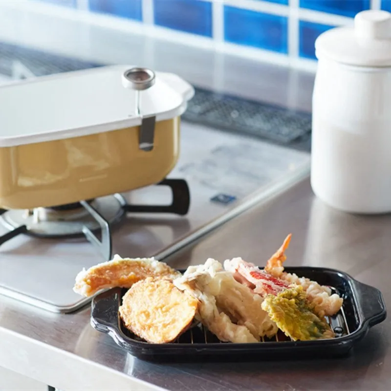 attwo-–-friteuse-a-email-de-style-coreen-dotee-d’un-filtre-et-d’un-thermometre-–-compatible-avec-les-plaques-a-induction-capacite-de-11-a-2-litres-couleur-aleatoire