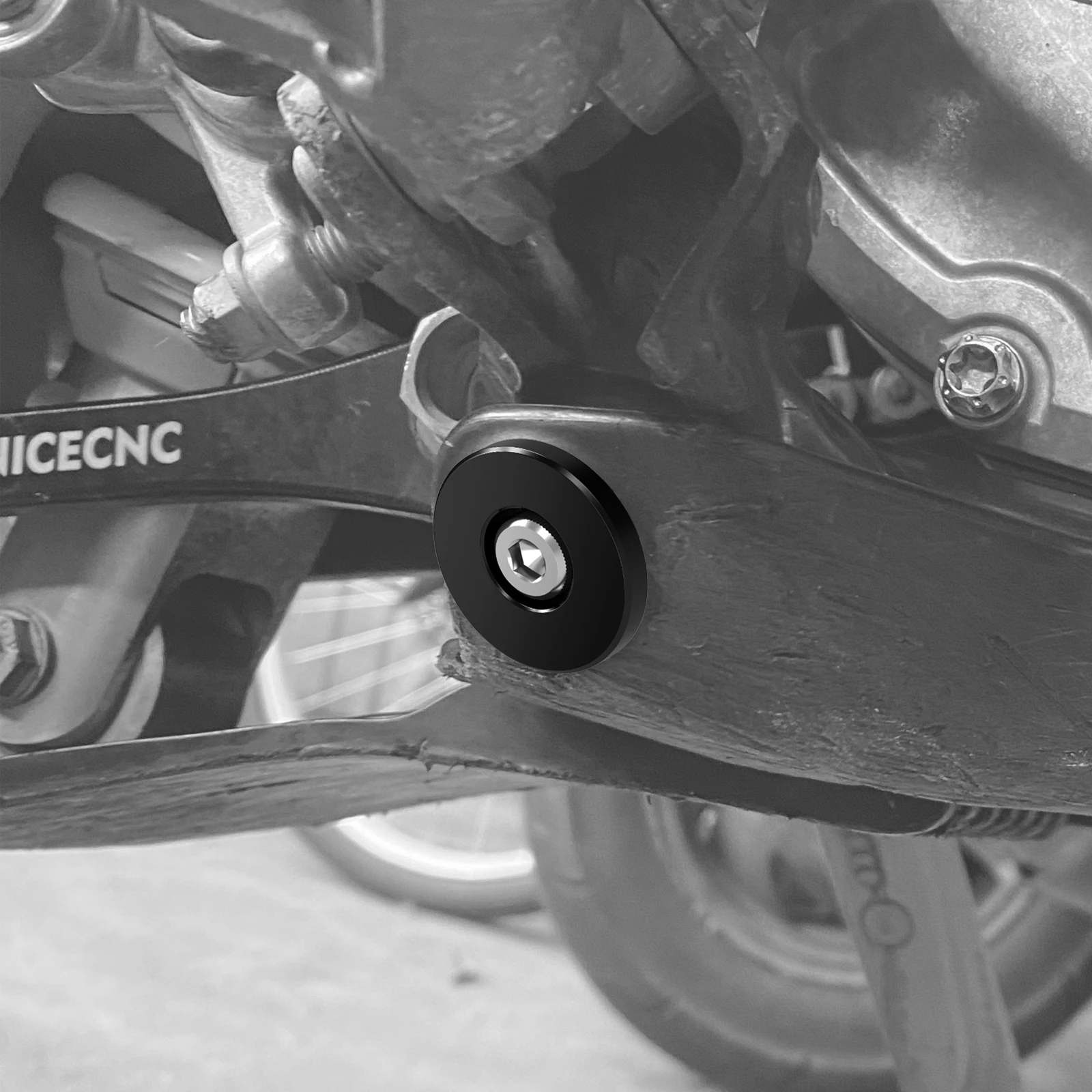 NICECNC Skid Plate Bushings Spacers For Husqvarna TE300 TE250 FE250 FE350 FE450 FE501 TX300 TC125 TC250 FC250 FC350 2024-2025