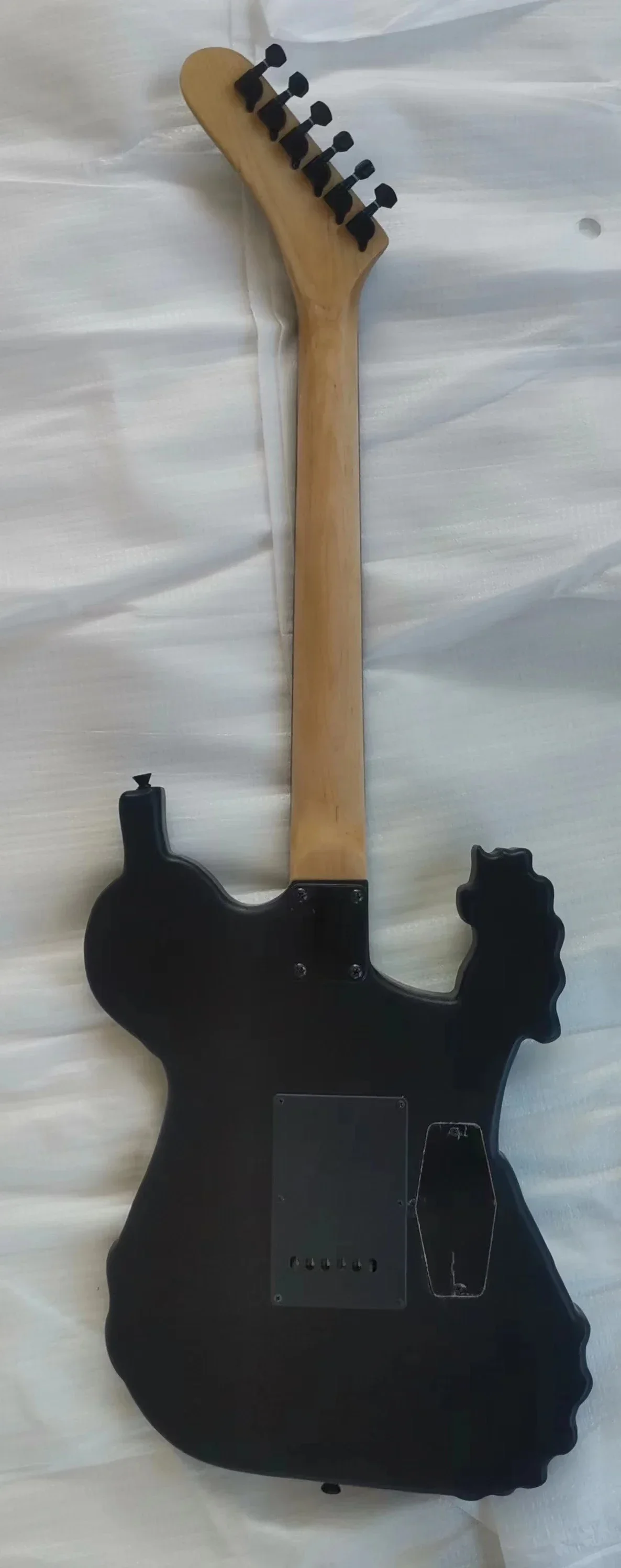 Custom Left-handed Carved Electric Guitar, J Frog George Lynch Skull, Black Tremolo Bridge, for Beginners & Pros