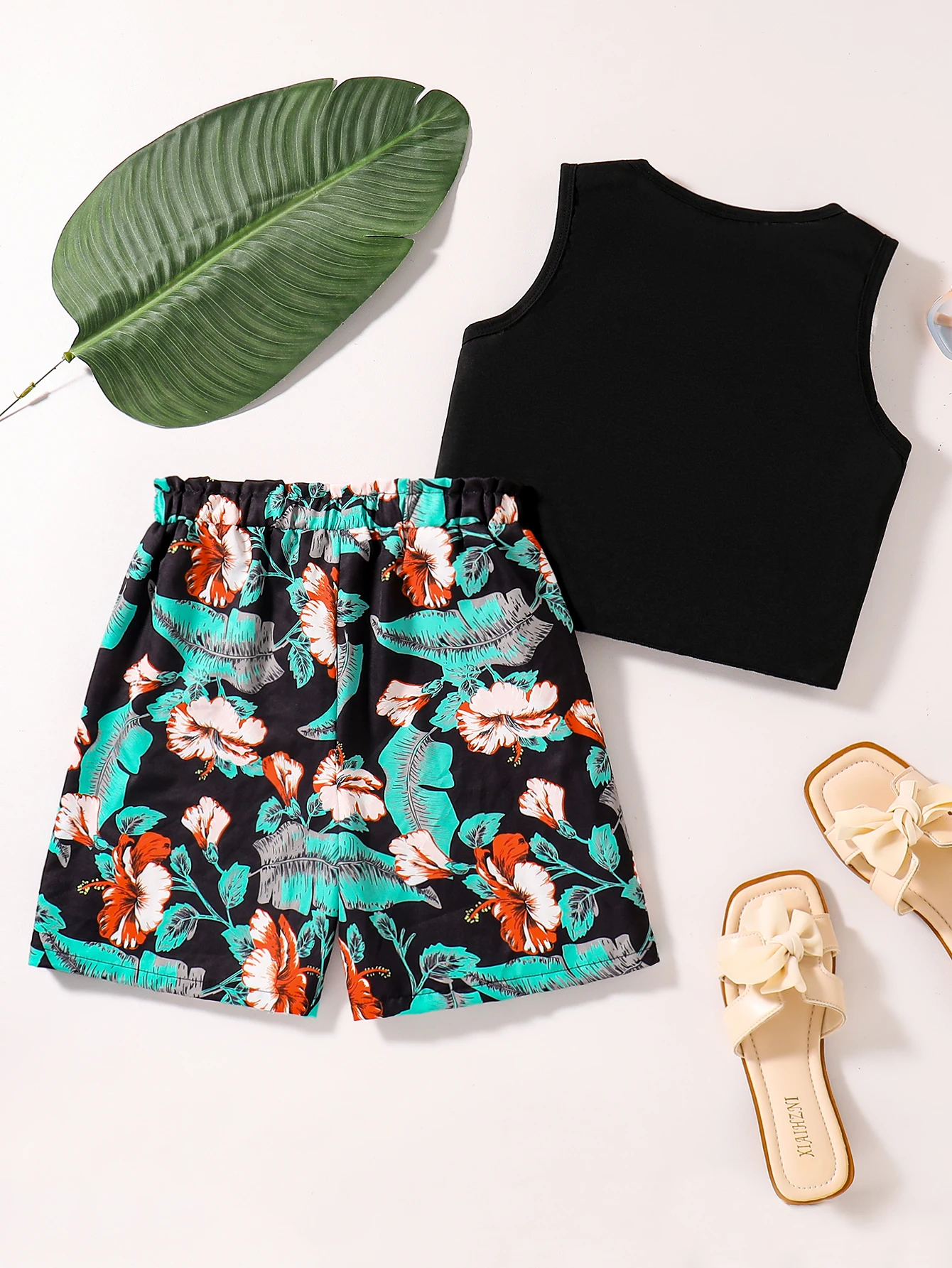 2-Piece Set for Girls Aged 4-8, Stylish Summer Outfit: Black Twist-Tie Sleeveless Tank Top + Tropical Floral Shorts, Casual Vacation Set for Girls