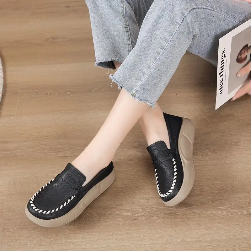 Obuwie damskie Niskie skórzane buty na platformie dla kobiet Loafers White Casual Daily Routine Jesienna oferta Koreańska moda 2024