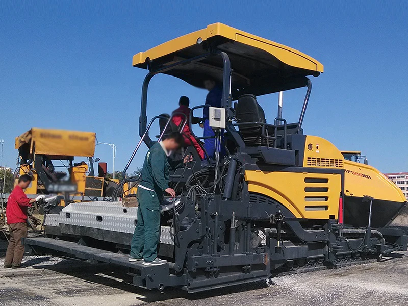 Road Construction Machinery Asphalt Concrete Paver 9.5m Maximum Paving Width  for Parking Lots