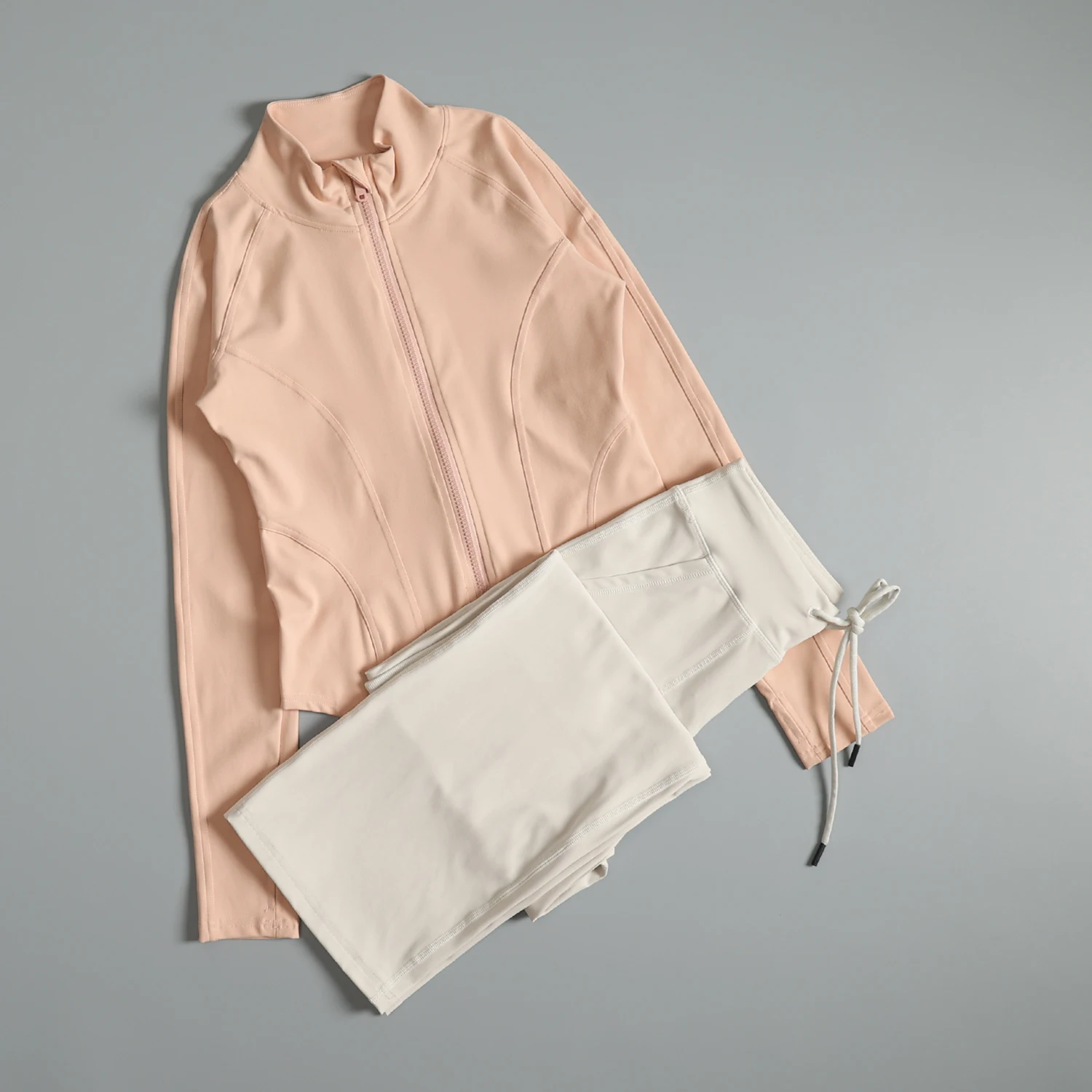 秋と冬の女性用ヨガウェアセット、高級朝ランニングワークアウトフィットネスウェア、ファッショナブルな痩身効果