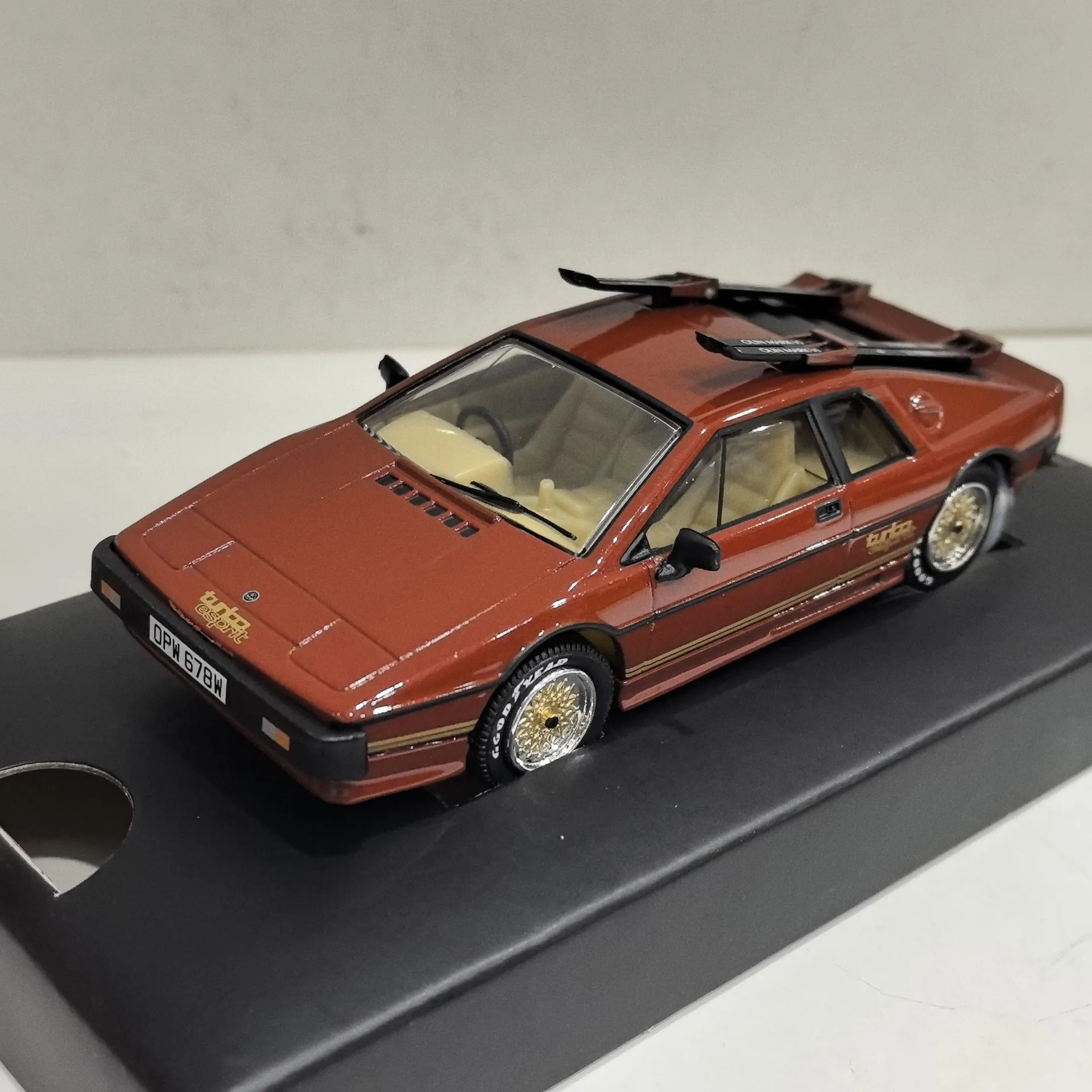 

Литой под давлением CORGI, масштаб 1/36, LOTUS ESPRIT TURBO 007, модель автомобиля из сплава, Коллекционная игрушка, подарок, сувенир, украшение для дисплея