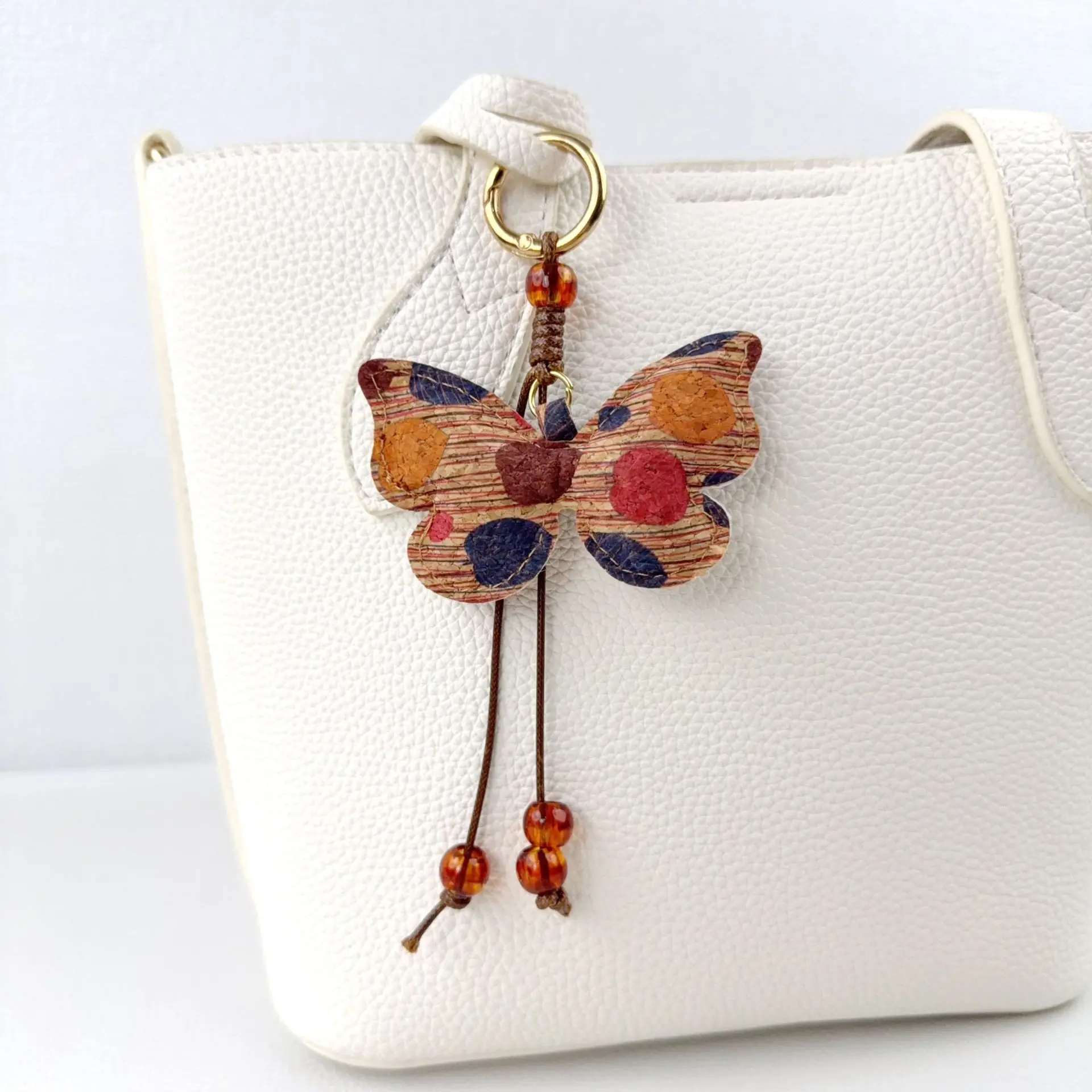 20pcs Handmade woven string with retro wood-grain pattern and colorful print Butterfly-shaped heart-shaped keychain bag pendant