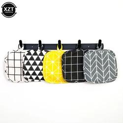 Nordic Insulation Gloves Anti-scalding Microwave Oven Gloves High Temperature Resistant Kitchen Baking Oven Cotton and Linen Pad