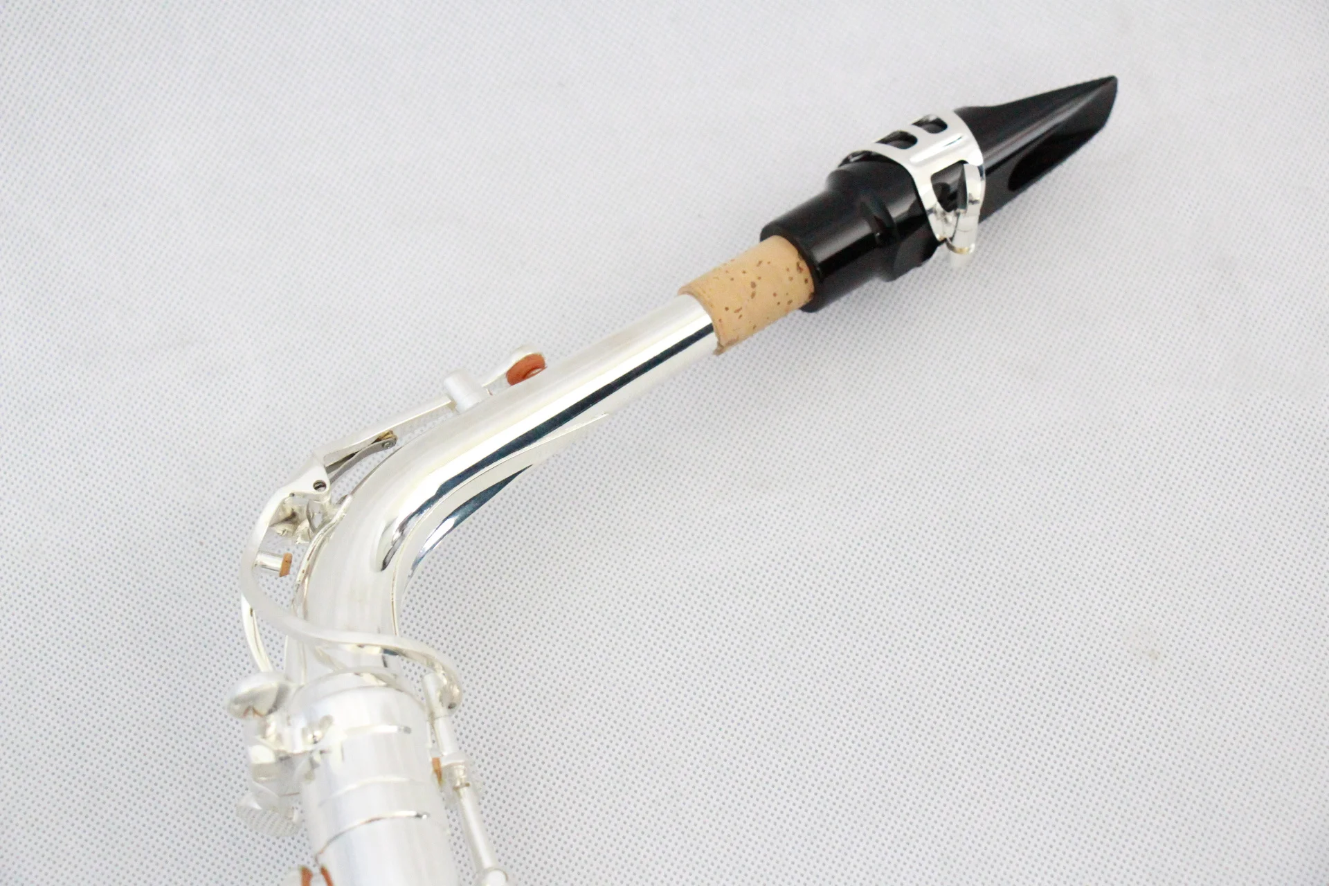 Music Silver Plated Alto Saxophone Wholesale Price Woodwind Instrument With Custom Carry Case And Strap For Sale