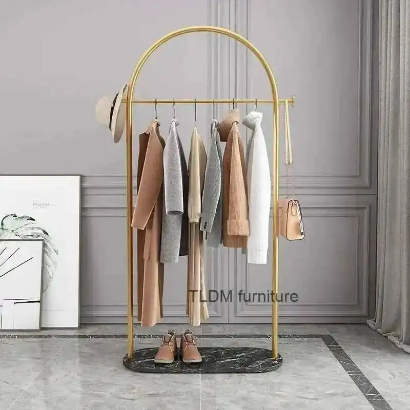 

Racks Light Luxury Indoor Floor Coat Modern Household Furniture Simple Iron Hanging Clothes Rack Living Room Rod Type Coat Rack