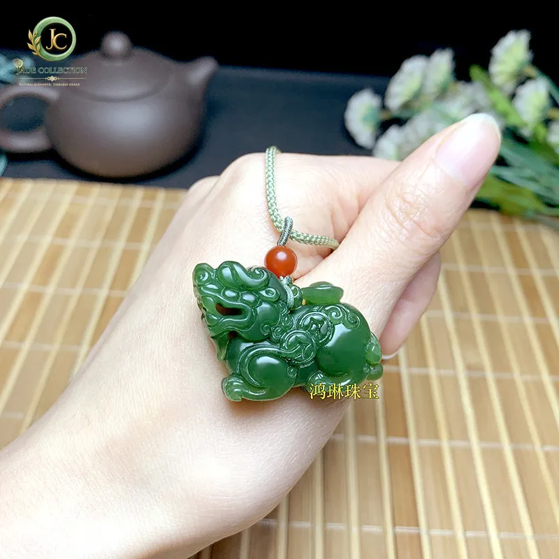Hetian jade jasper Pixiu pendant, natural jade necklace pendant, three-dimensional ingot money Pixiu spinach green with black sp