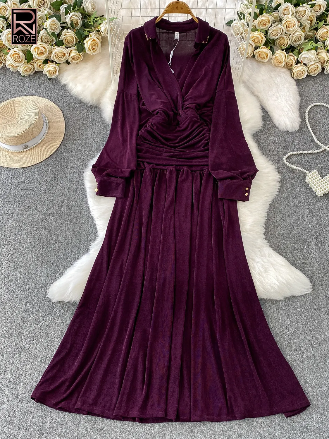 

Новое французское элегантное платье макси с V-образным вырезом и плиссированной талией, 2026 год, изящный струящийся подол, женственный стиль, весна-осень