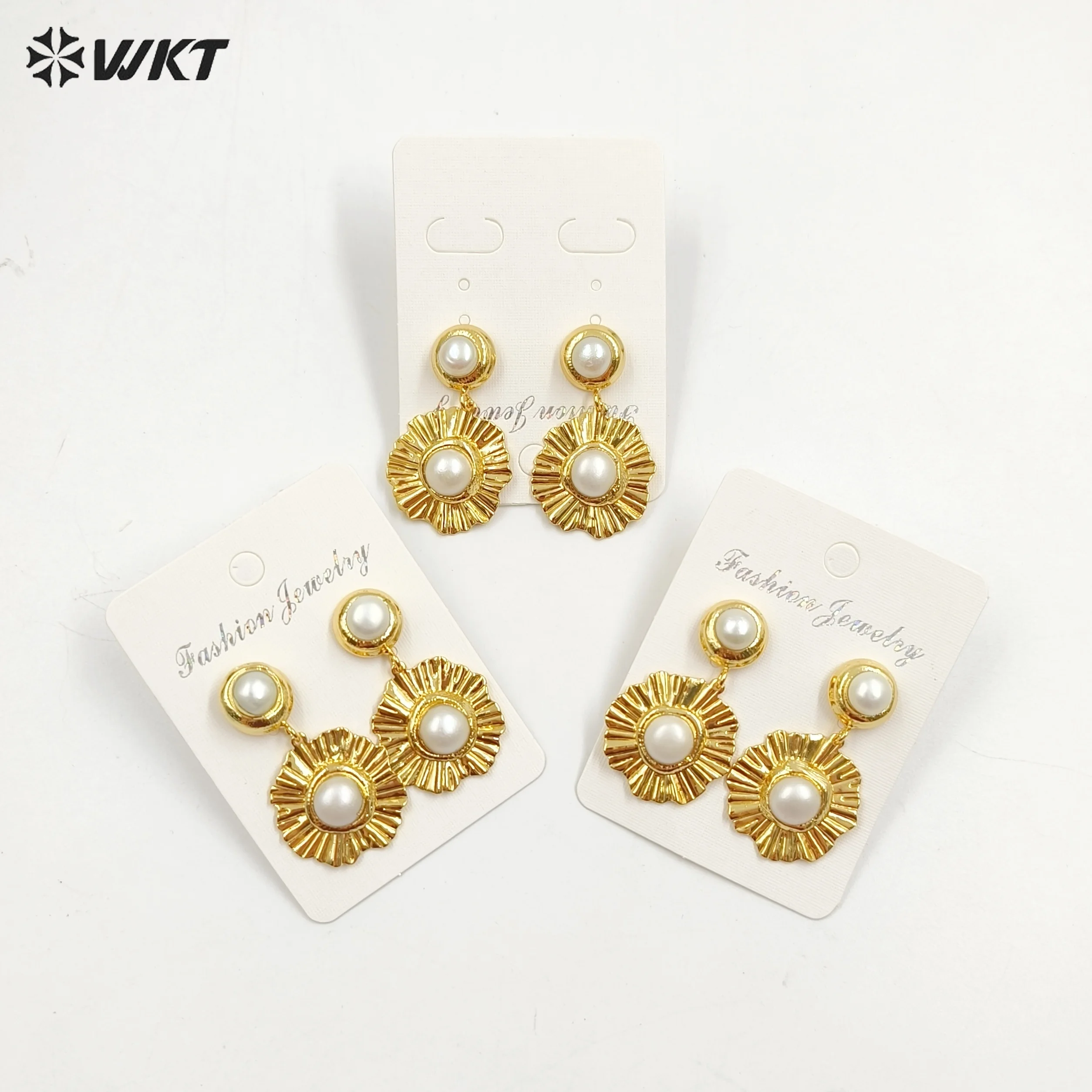 WT-MPE126 Lovely Sunflower Shape With Pearl Paved And 18K Gold Plated Earring For Women Anniversary Jewelry