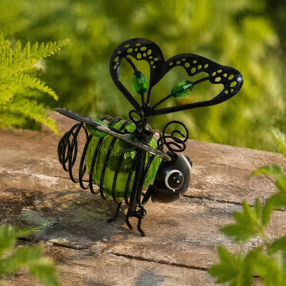 Decorative Metal Yard Decorations Solar Bee Garden Light Outdoor Hanging Metal Bee Lantern Waterproof Solar-powered for Balcony
