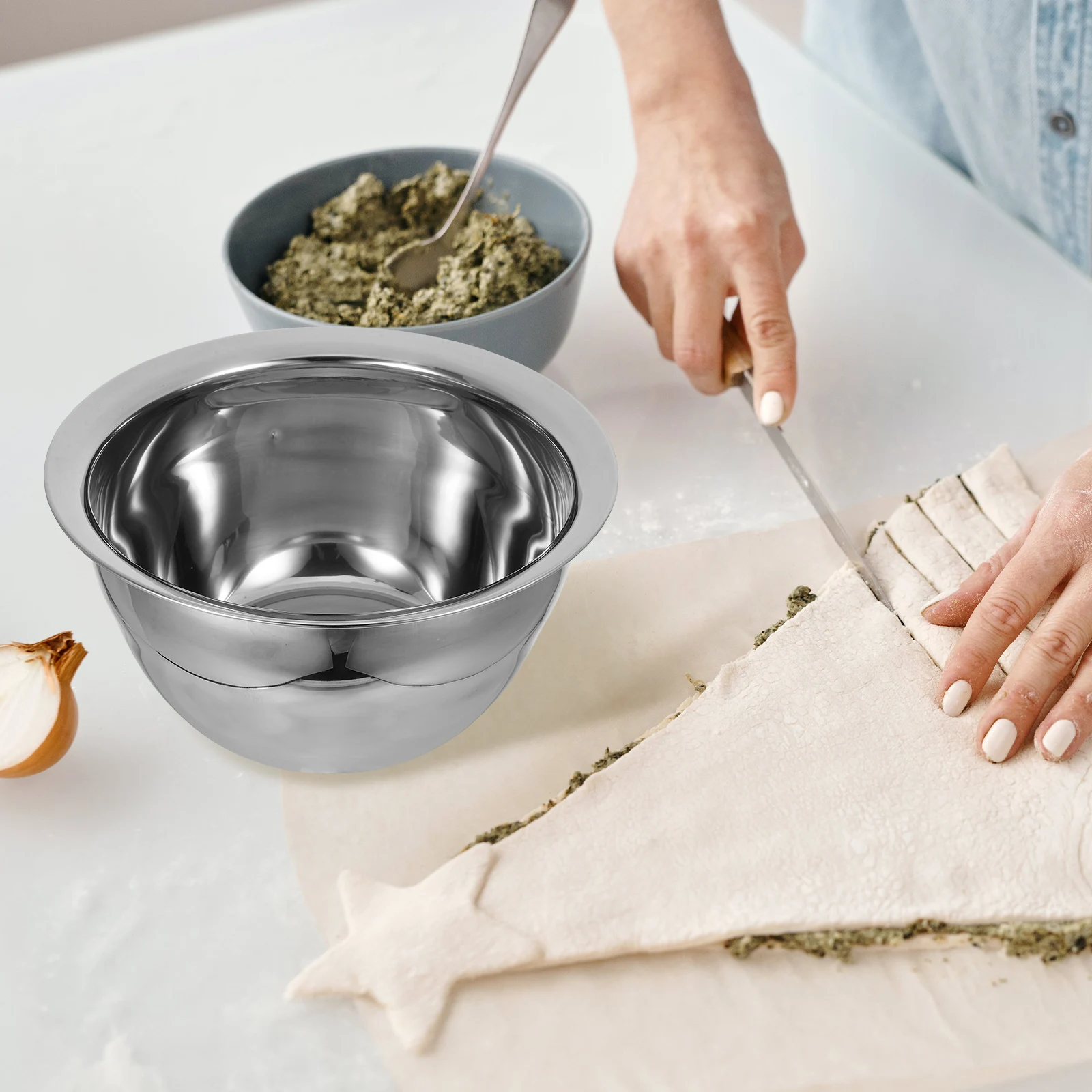 

Thickened Stainless Steel Mixing Bowl 5.5L Stackable Kitchen Food Prep Bowl For Salad Cold Noodles Soup Storage Anti Skid Base