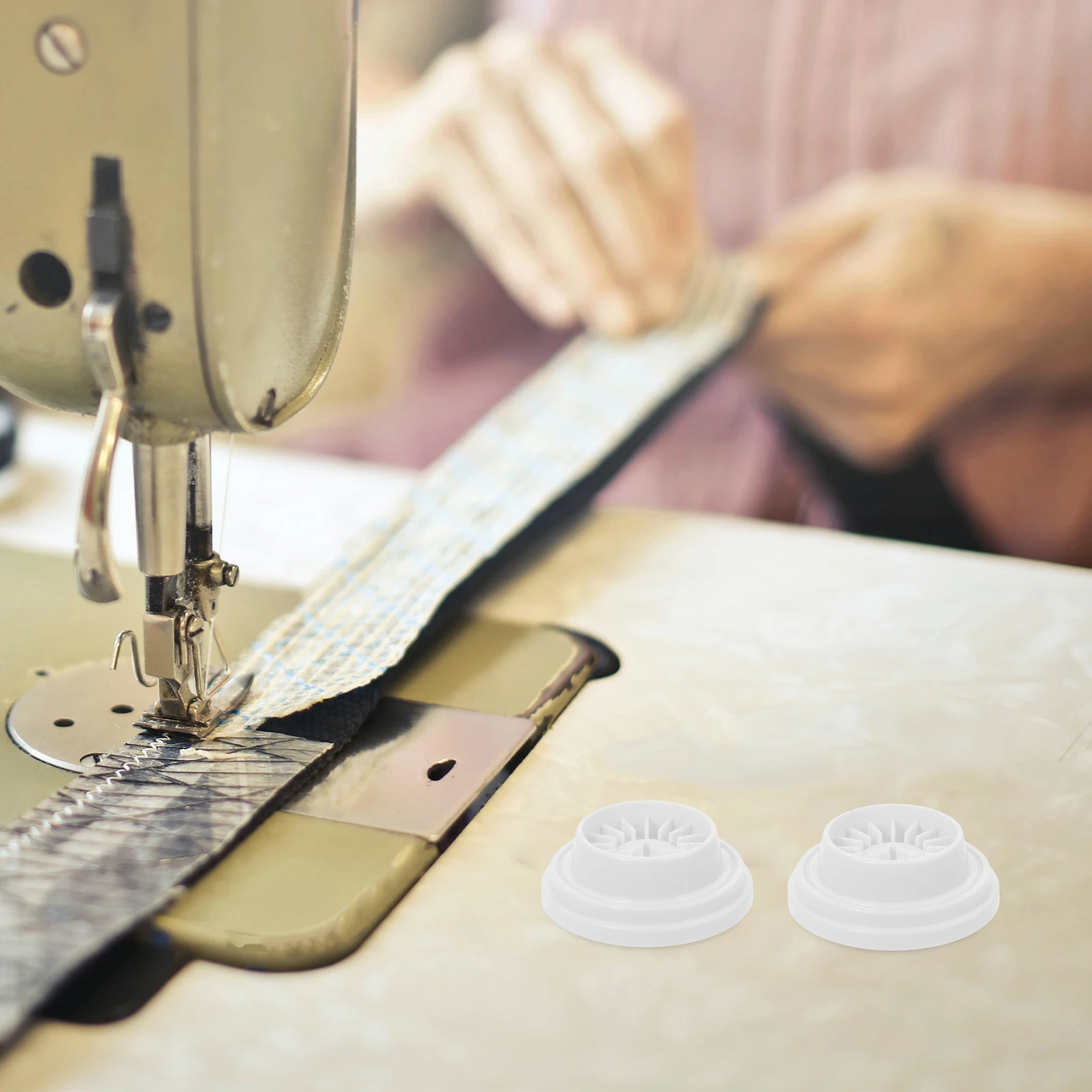 

4pcs Solid Plastic Caps Replacement Machine Thread Spool Pin Cover Durable Sturdy Sewing Spool Pin Accessories Replacement Part