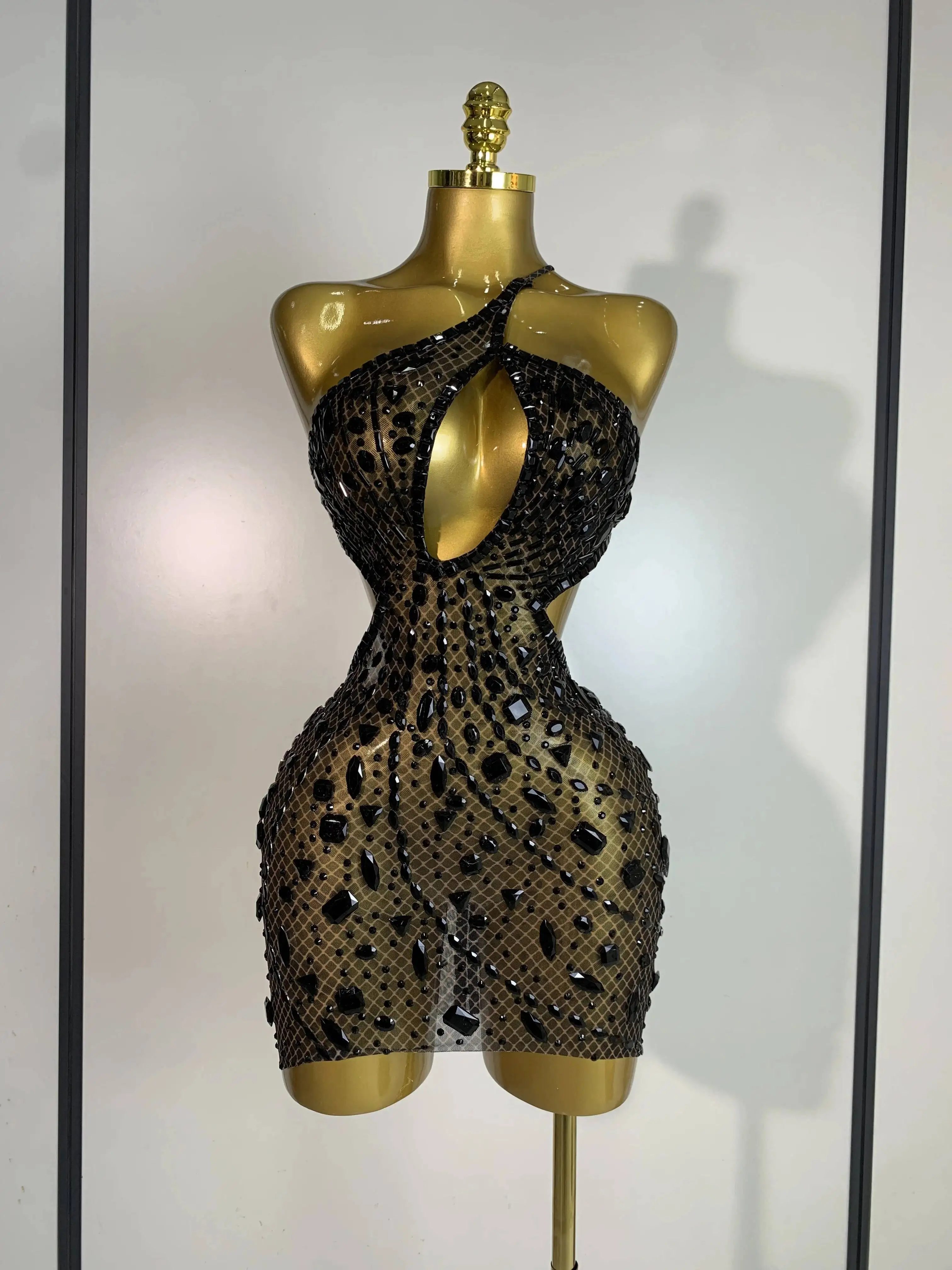 

Сексуальное блестящее короткое платье с открытой спиной, 2025, женское сетчатое платье без рукавов, прозрачное вечернее платье на день рождения, сценический наряд певицы