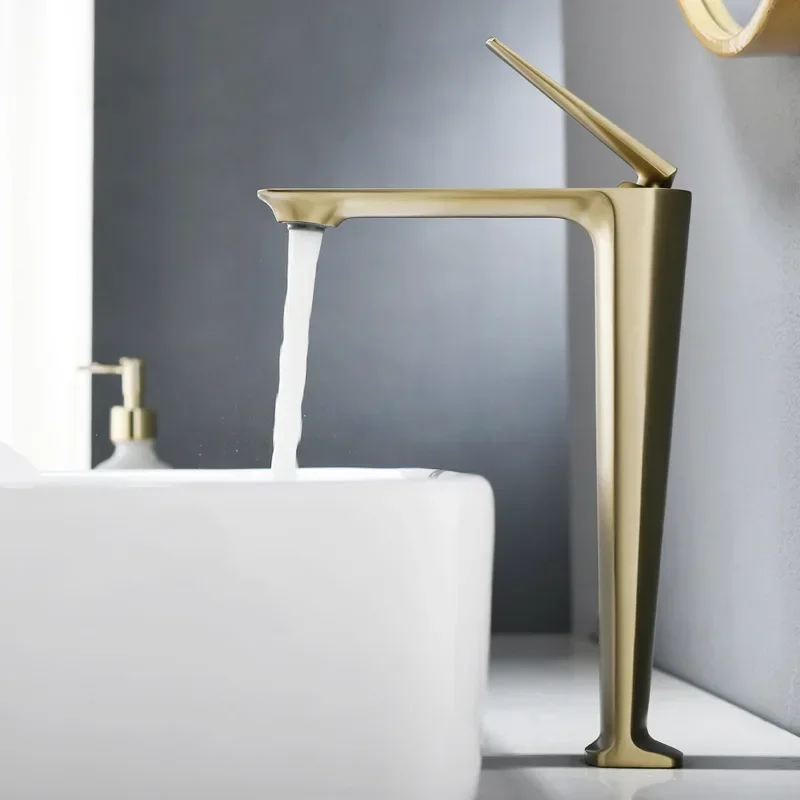 

Basin Faucets Brushed Gold Bathroom Faucet Hot and Cold Rose Gold Sink Faucet Deck Mounted Toilet Black Mixer Water Tap