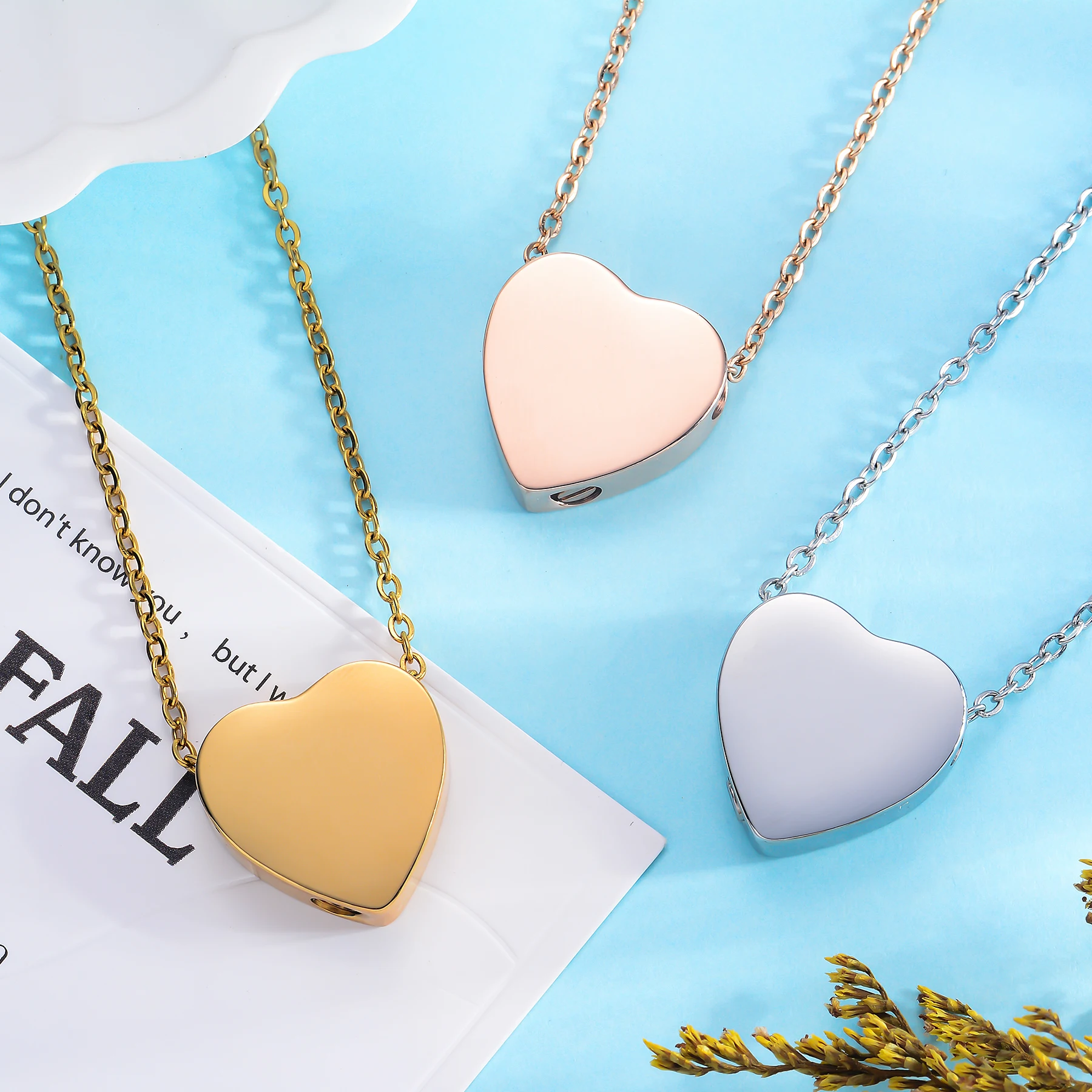 Classic Heart Urn Necklace for Ashes Pendant Stainless Steel Cremation Holder Urn Keepsake Memorial Necklace for Women Girls