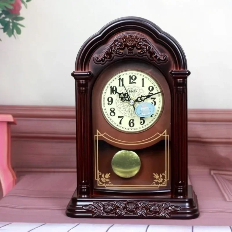 Swinging Clock with Silent Operation, Antique Style Clock Nostalgic Home Clock Living Room Ornament