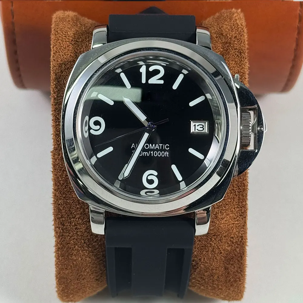 40MM Men's China NH35 Movement Automatic Mechanical Silver Watch 316L Stainless Steel Sapphire Glass Waterproof Case view 2