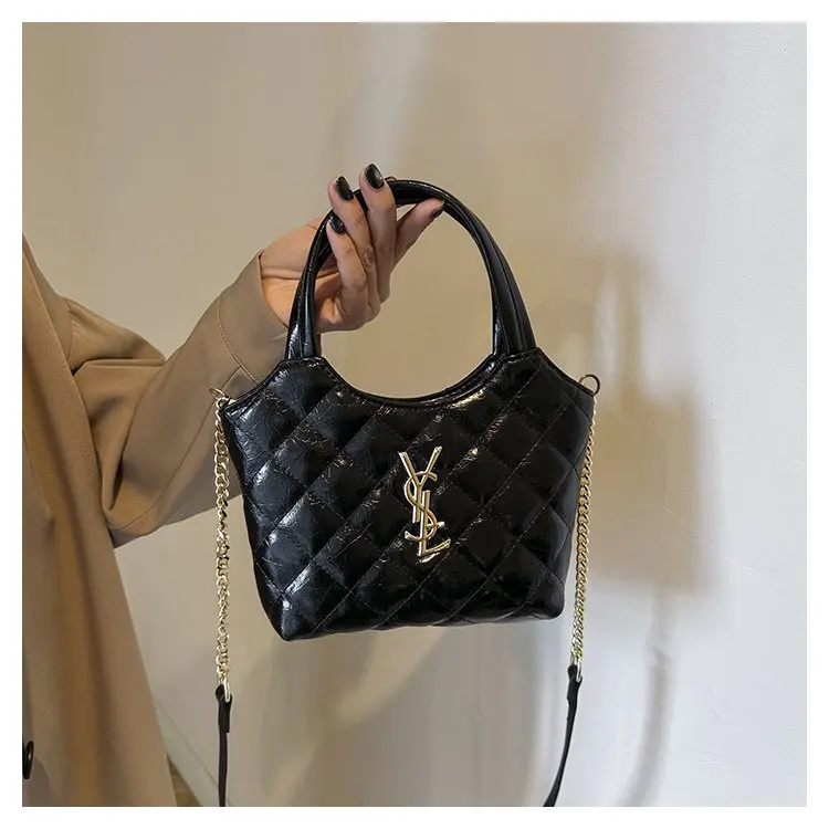 

Luxury Quilted Chain Strap Bag, Elegant Crossbody & Shoulder Bag for Women, Diamond Pattern Vintage Inspired Day To Night Purse