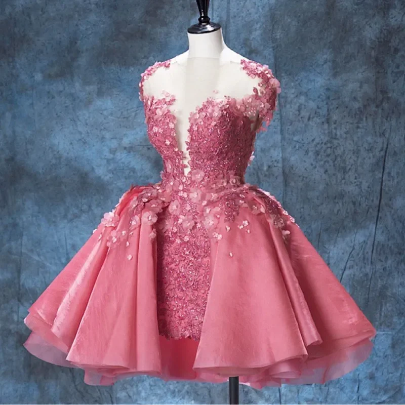 Maßgeschneiderte rosa schiere Hals-Heimkehrkleider mit Perlen, 3D-Blumen, kurzes Ballkleid, Mini-Cocktail-formale Abendkleider, Mädchenkleid