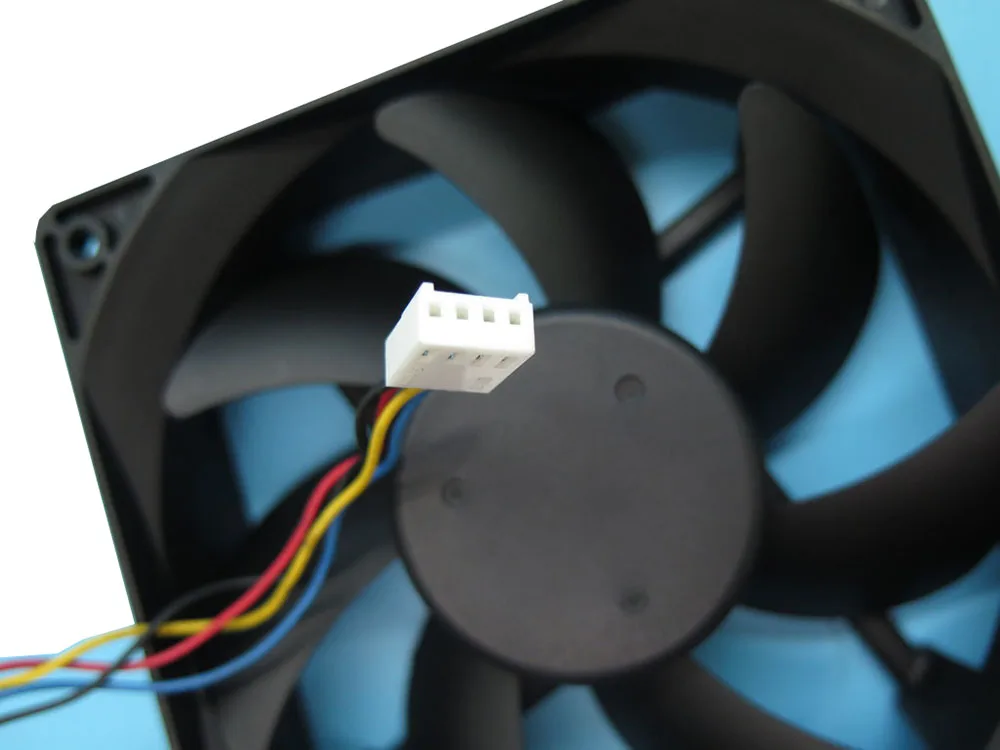 0NN495 NN495-A00 冷却ファン Foxconn PV123812DSPF-01 PV123812DSPF01 150CFM DC12V 0.9A 12038 120*120*38 ミリメートル新