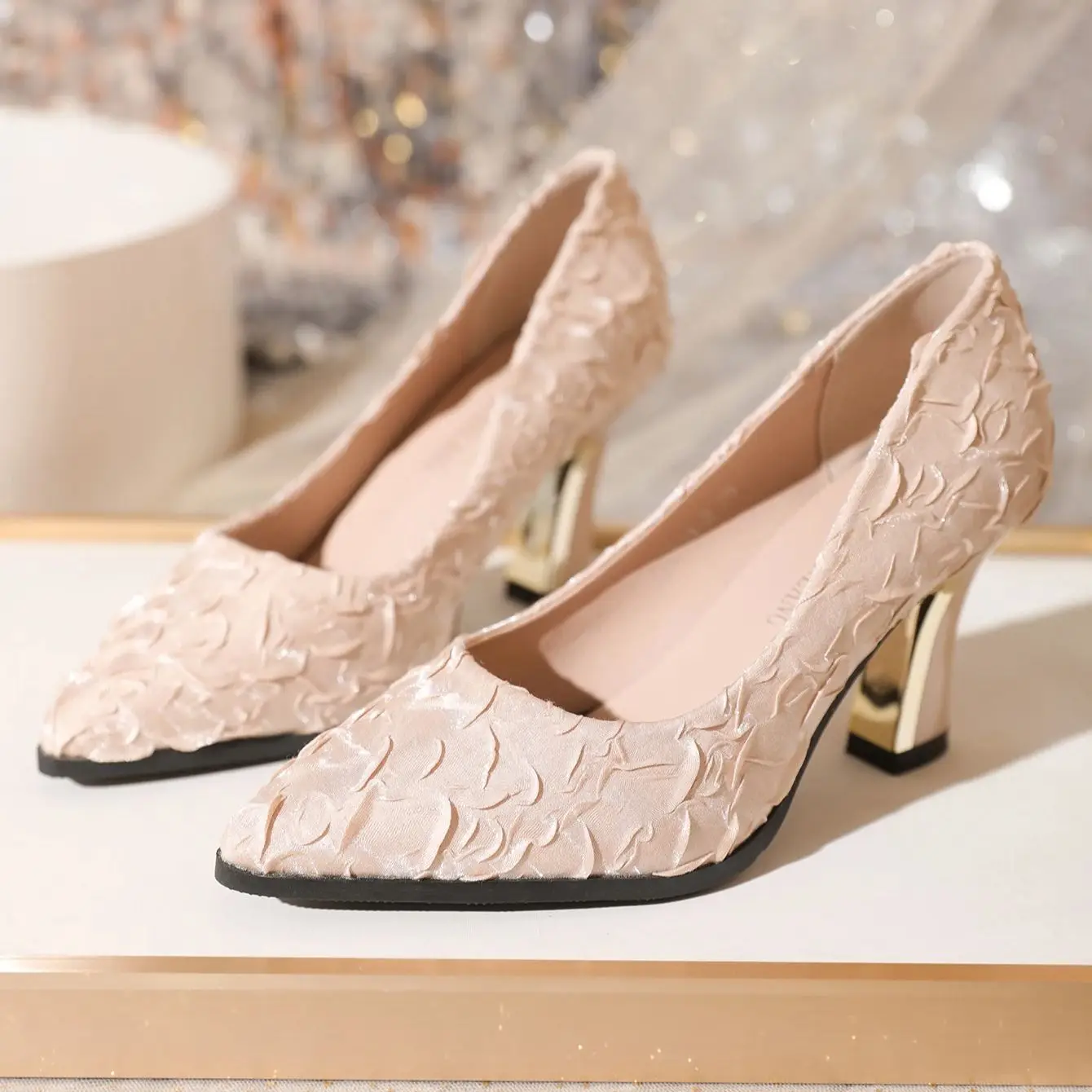 Design simple high-heeled high-heeled fashion shoes with shallow mouth