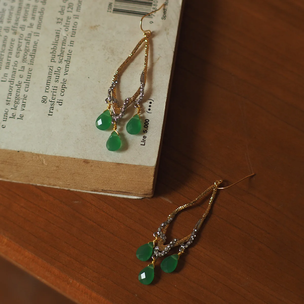 2025 Teardrop Spirit Snake Niche Designer Style Euro-American Vintage Snake-Shaped Tassel Ear Hooks