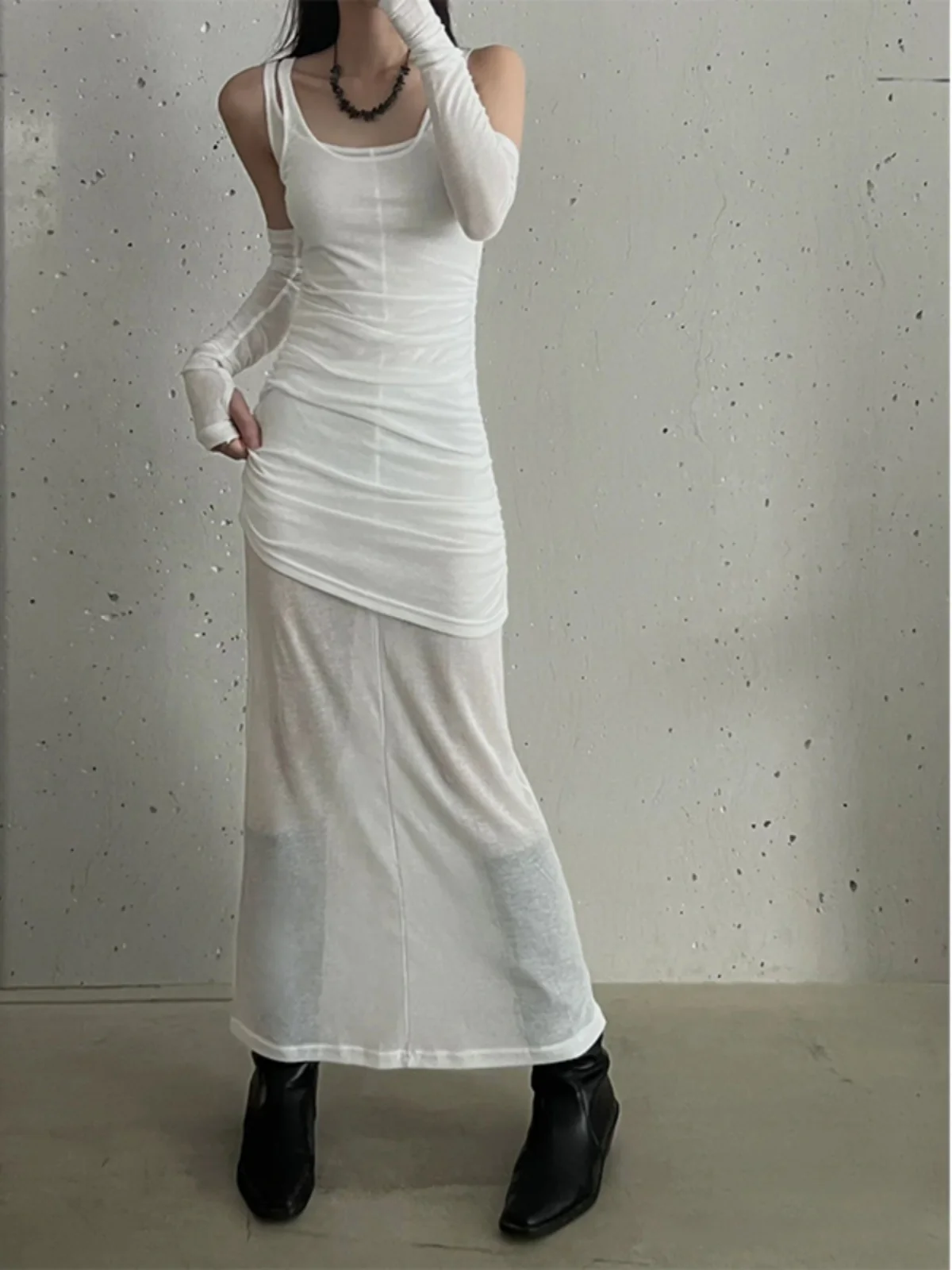 Design Sense Niche Pleating Fake Two-Piece White Knitted Fabric Dress Female 2023 New Autumn French Slim Fit Long Dress