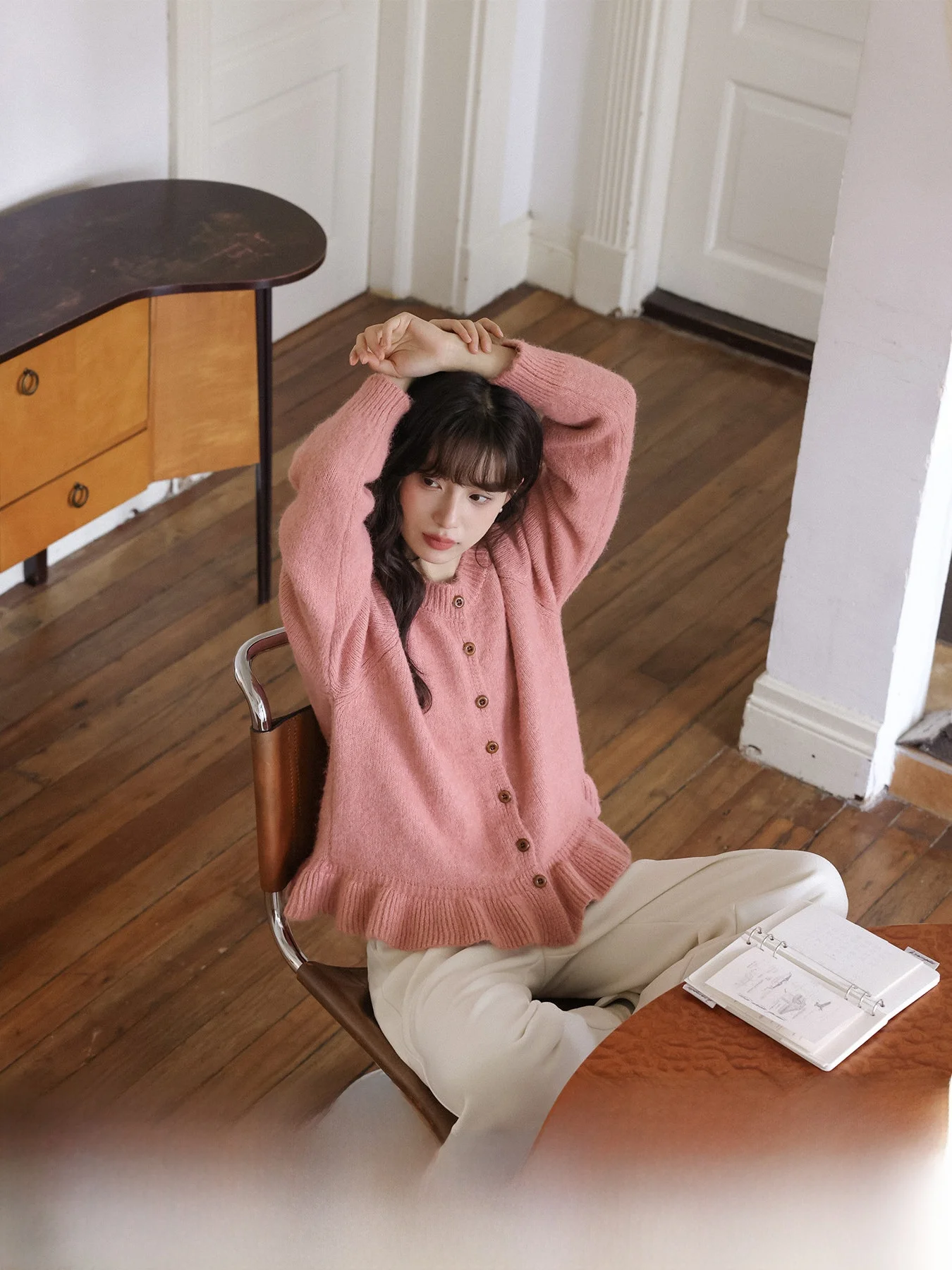 

Весенний женский вязаный свитер светло-розового цвета с длинными рукавами и круглым вырезом, теплая верхняя одежда, кардиган, пальто из мягкой смеси полиэстера, нейлона и шерсти