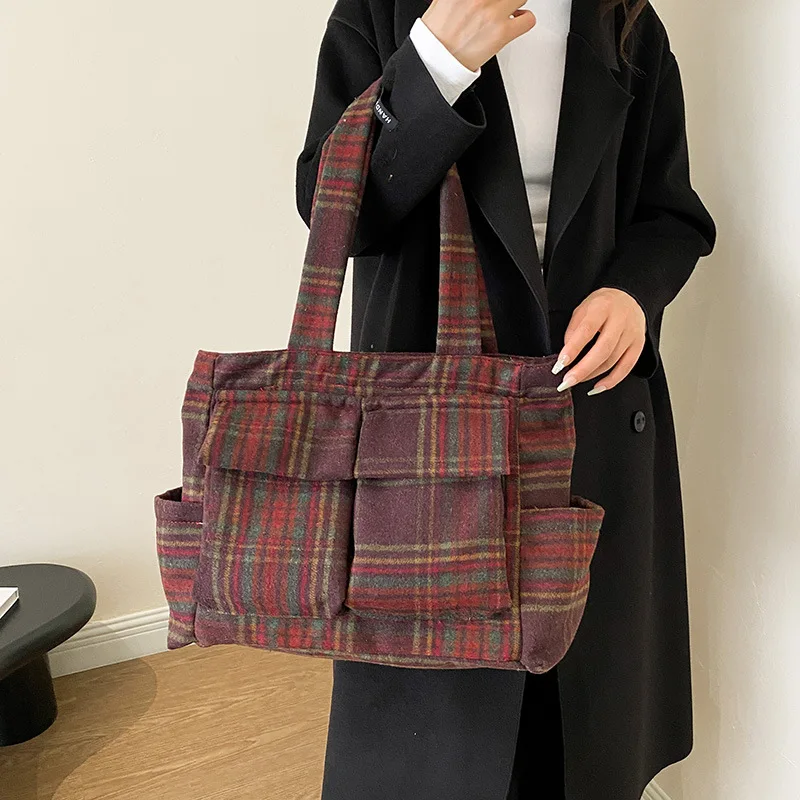 حقائب حمل من صوف الضأن للنساء حقائب كتف عصرية منقوشة حقيبة تسوق محمولة ذات سعة كبيرة حقيبة تحت الإبط حقيبة مصممة كيس