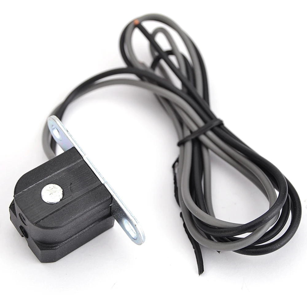 Ignition Pick Up Trigger Pulse Coil Pulsing Sensor For Triumph Daytona 675 ABS SE 675R / Street Triple 675 675R