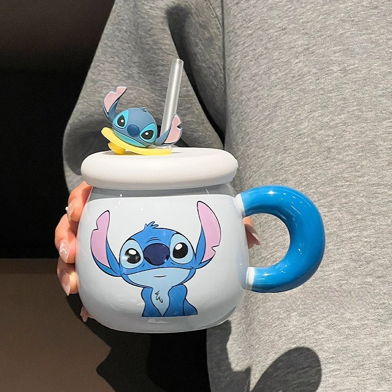 

Кружка со стежком и крышкой, милая керамическая кофейная чашка, дорожный стакан, подарки на день рождения, аксессуары для офиса и дома, подарок для влюбленных стежков Диснея