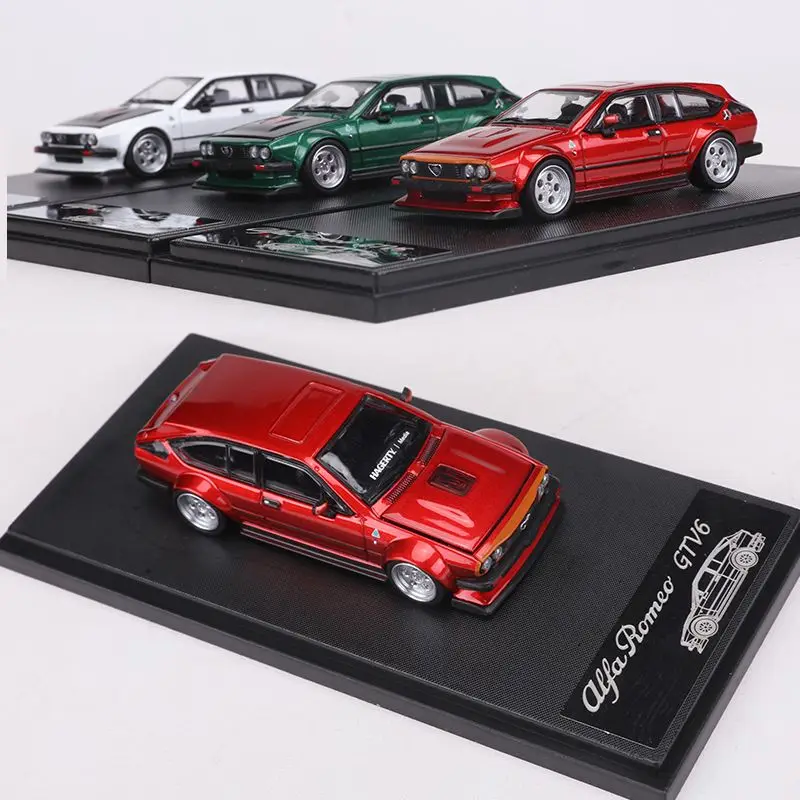 RM MODEL 1:64 ROMEO GTV6 Alloy Model Car Can Open Thed Engine Hood