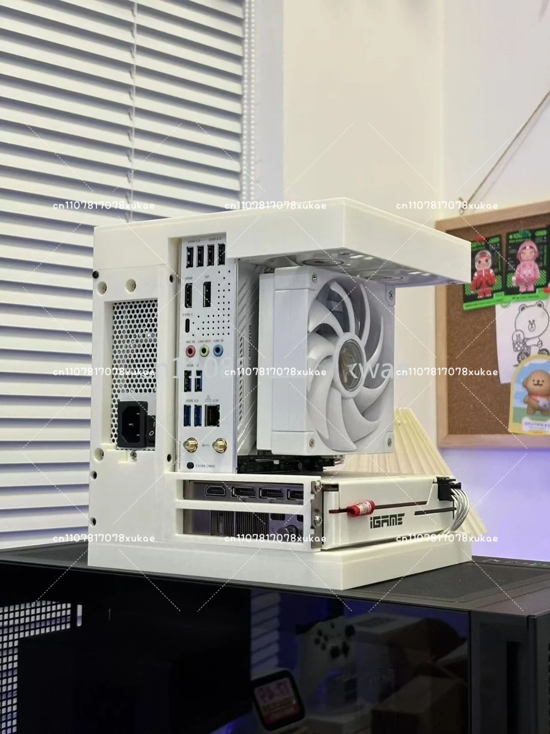 Desktop Sea View Room Computer Chassis for 17X17/17X19 Main Board SFX Power Supply