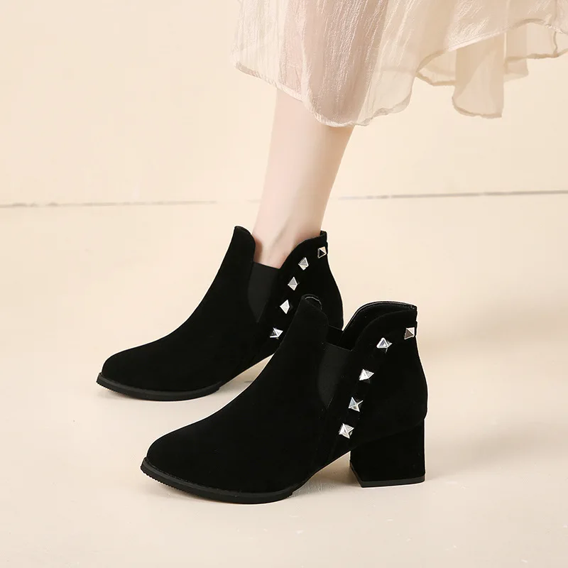 

Туфли большого размера. Женские сапоги на высоком каблуке. Заклепки. Роскошная дизайнерская зимняя обувь. Большой размер. Осенняя мода на шпильке 2024 Point.