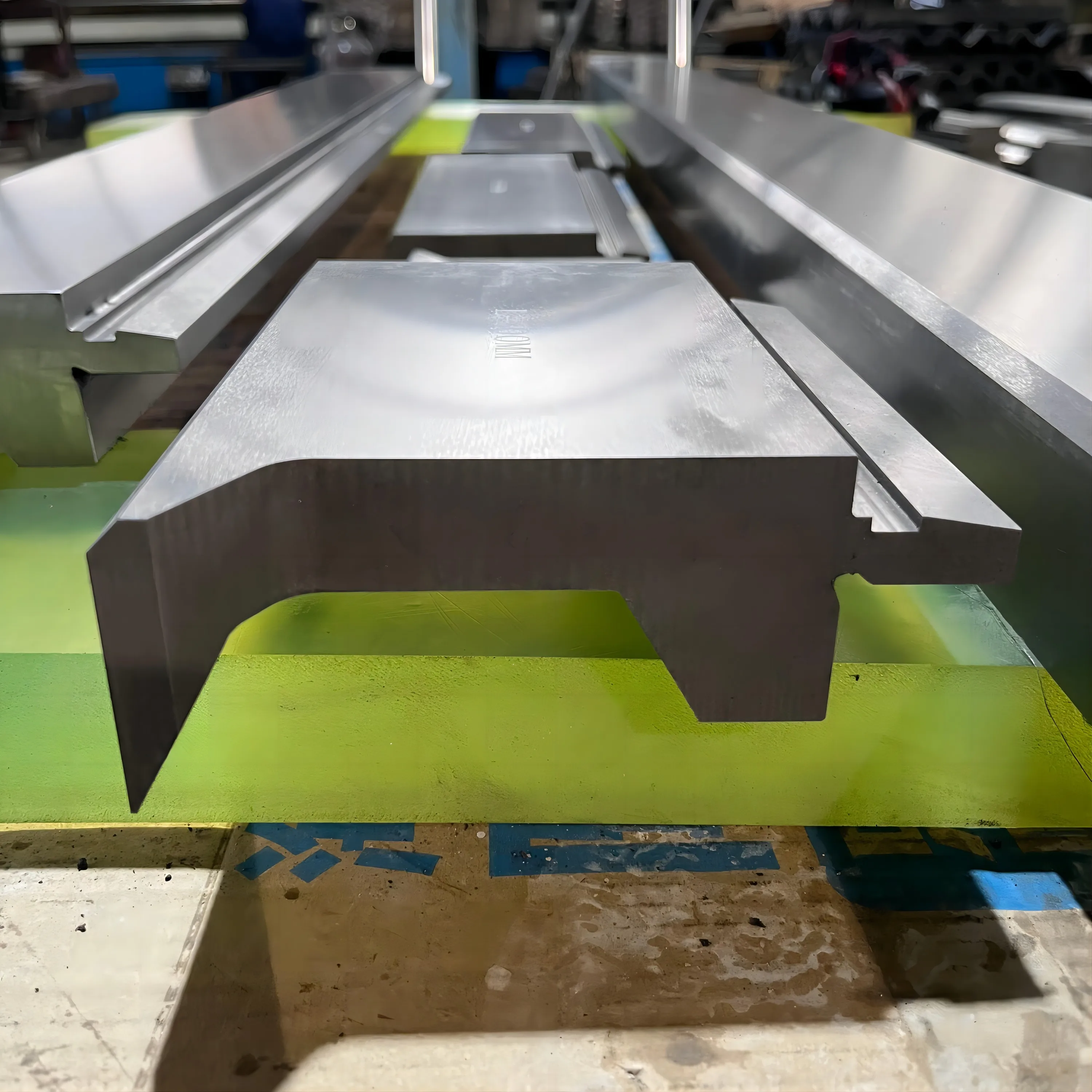 CNC الصحافة الفرامل شقة الانحناء العلوي لكمة يموت