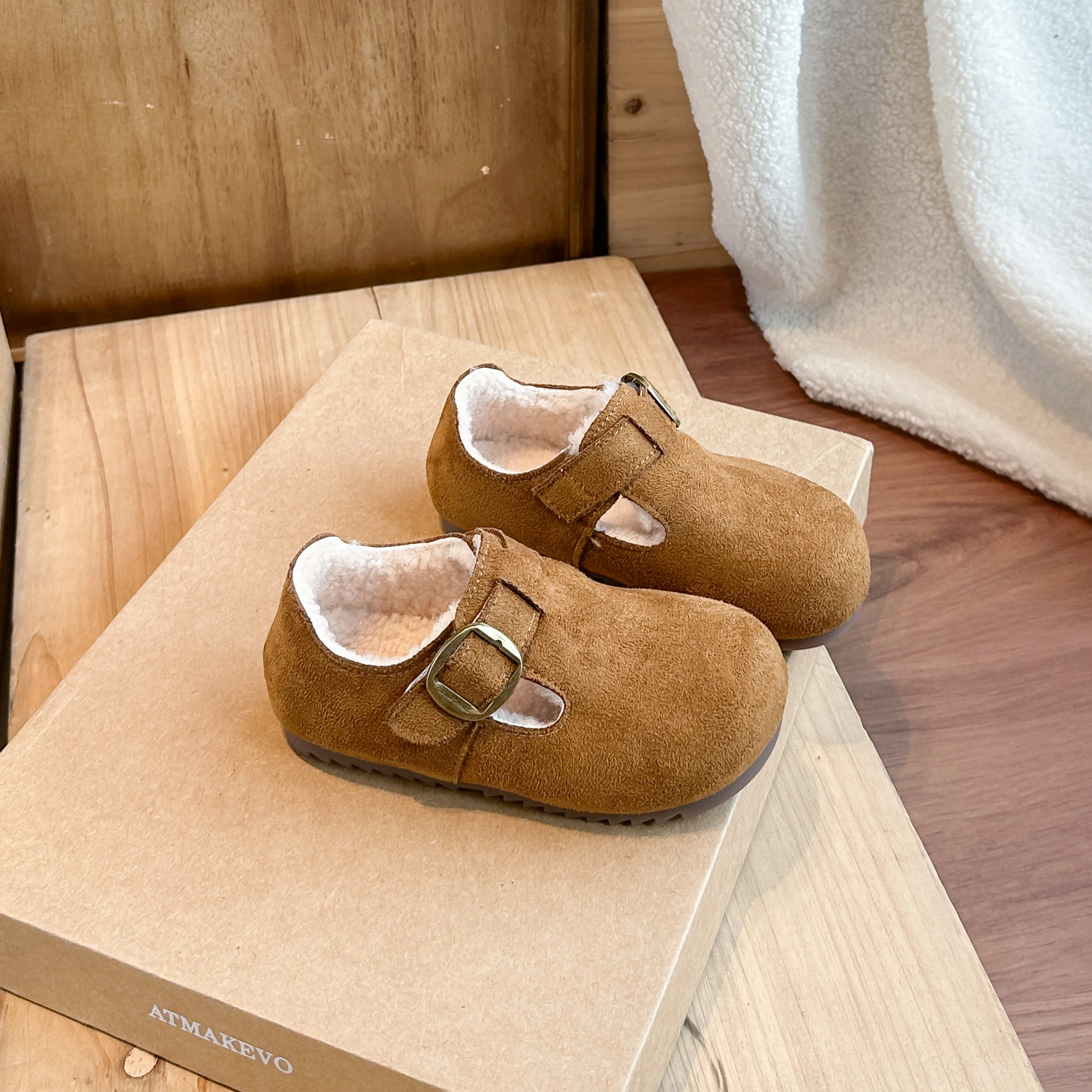 Warm Fleece Lined Leather Shoes for Girls 2026 New Winter Toddler Walking Shoes Soft Sole Simple Retro Kids School Casual Flats