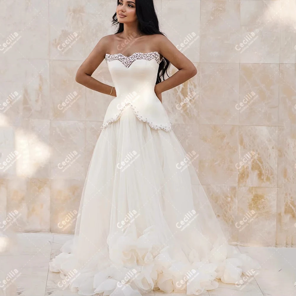 فساتين الزفاف الحديثة الساتان زي العرائس الديكور يزين مثير حمالة عارية الذراعين الجلباب رشيقة مخصصة Vestidos De Novia
