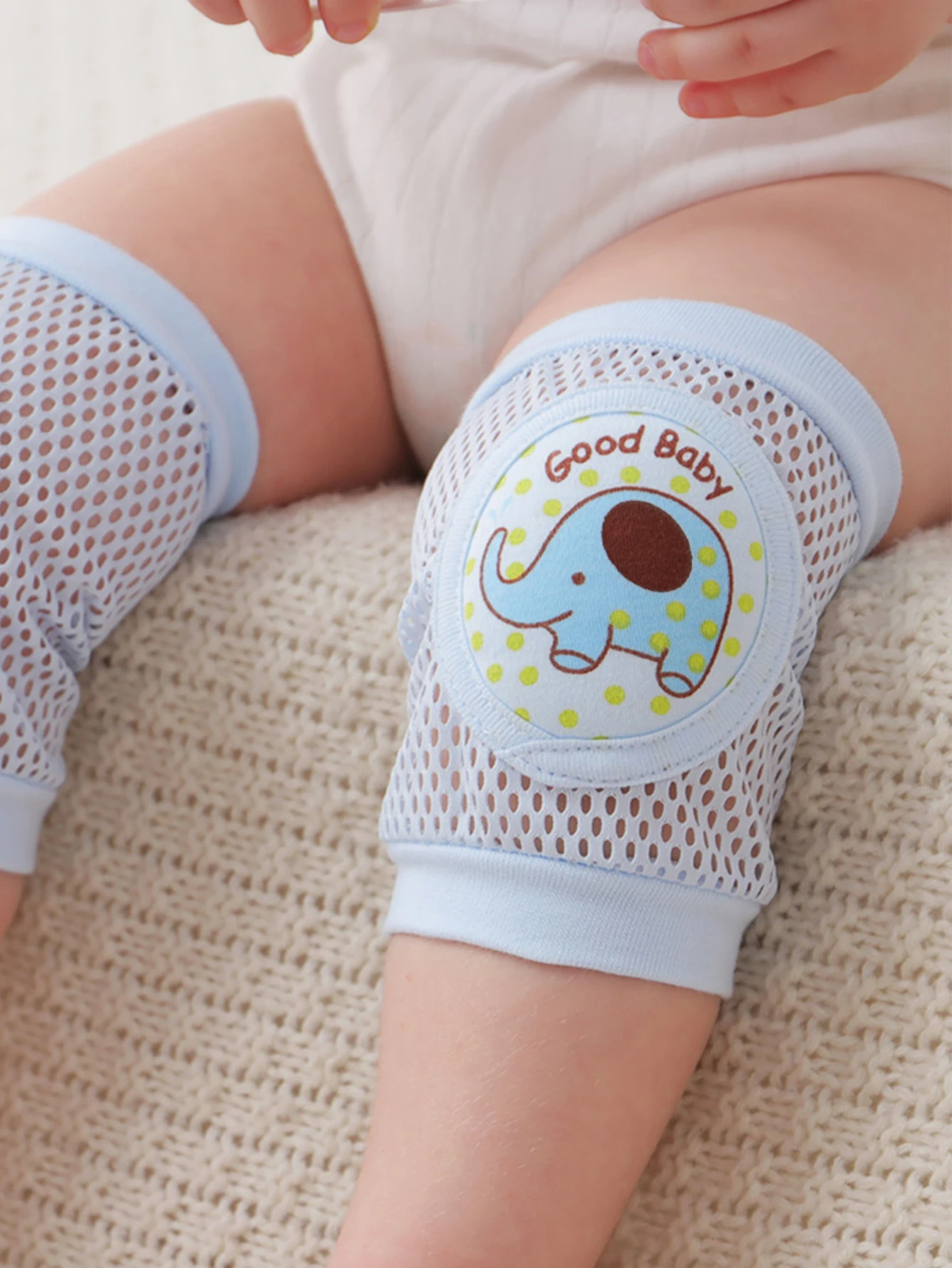 Baby Crawling Knee Pads, Suitable for Indoor Crawling Toddler, Cute Cartoon, Breathable Mesh and Elastic Elastic Mouth Design.