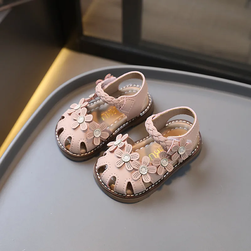 Skin-Friendly Sunflower Princess Lightweight girl Sandals Toe protetive Anti-slip sole.