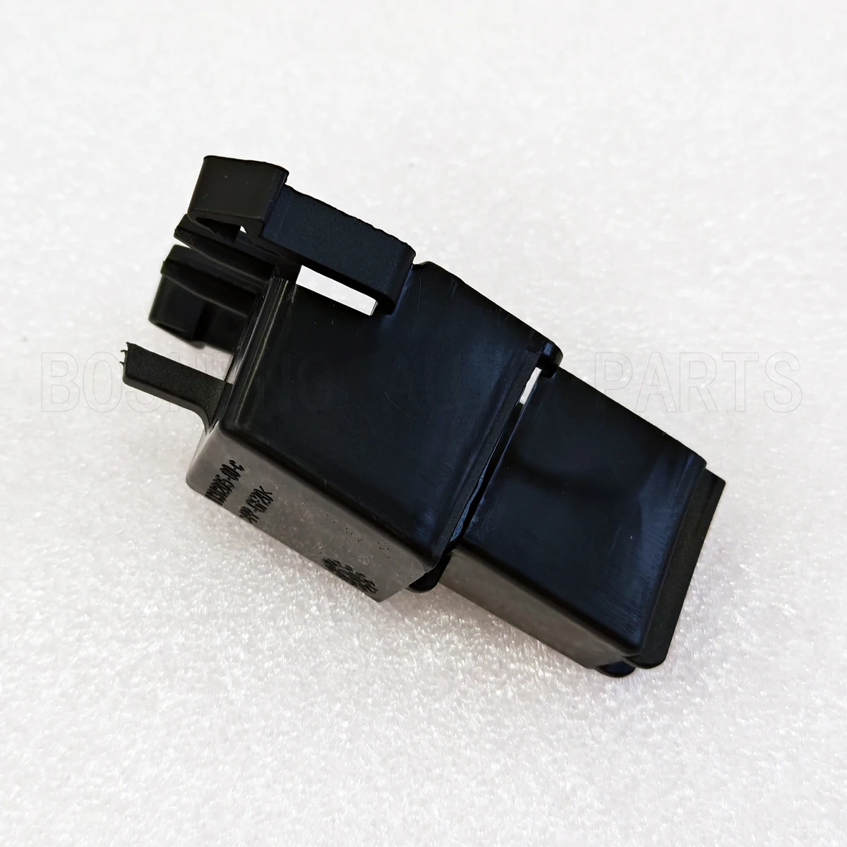 2 pcs /lot New Frunk Clip Reinforcement OEM 1131205-00-C 113120500C 1131205 00 C for Tesla Model 3