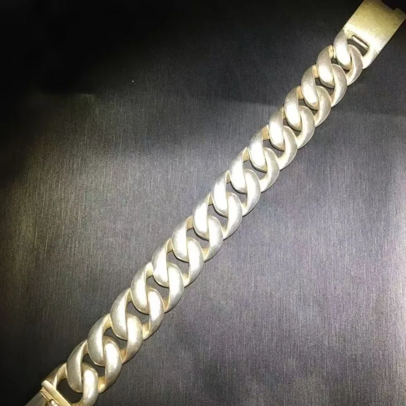 

Tibetan silver finely crafted buckle bracelets, handmade men's and women's accessories, hot selling gifts