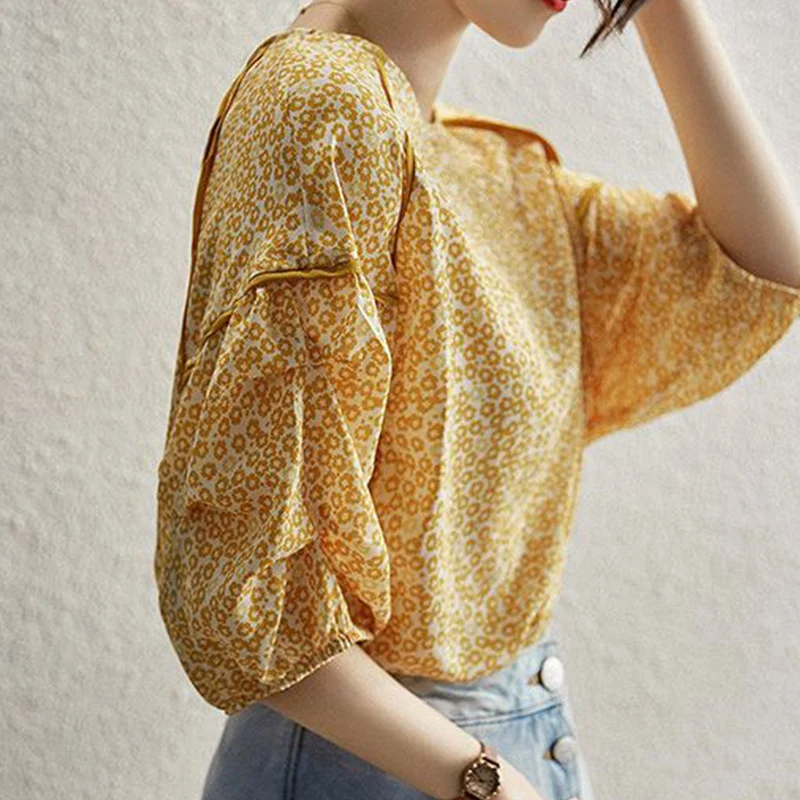 Summer New Elegant Fashion Vintage Shirt Women Prairie Chic Flowy Round Collar Three Quarter Batwing Sleeve Polka Dot Strap Top