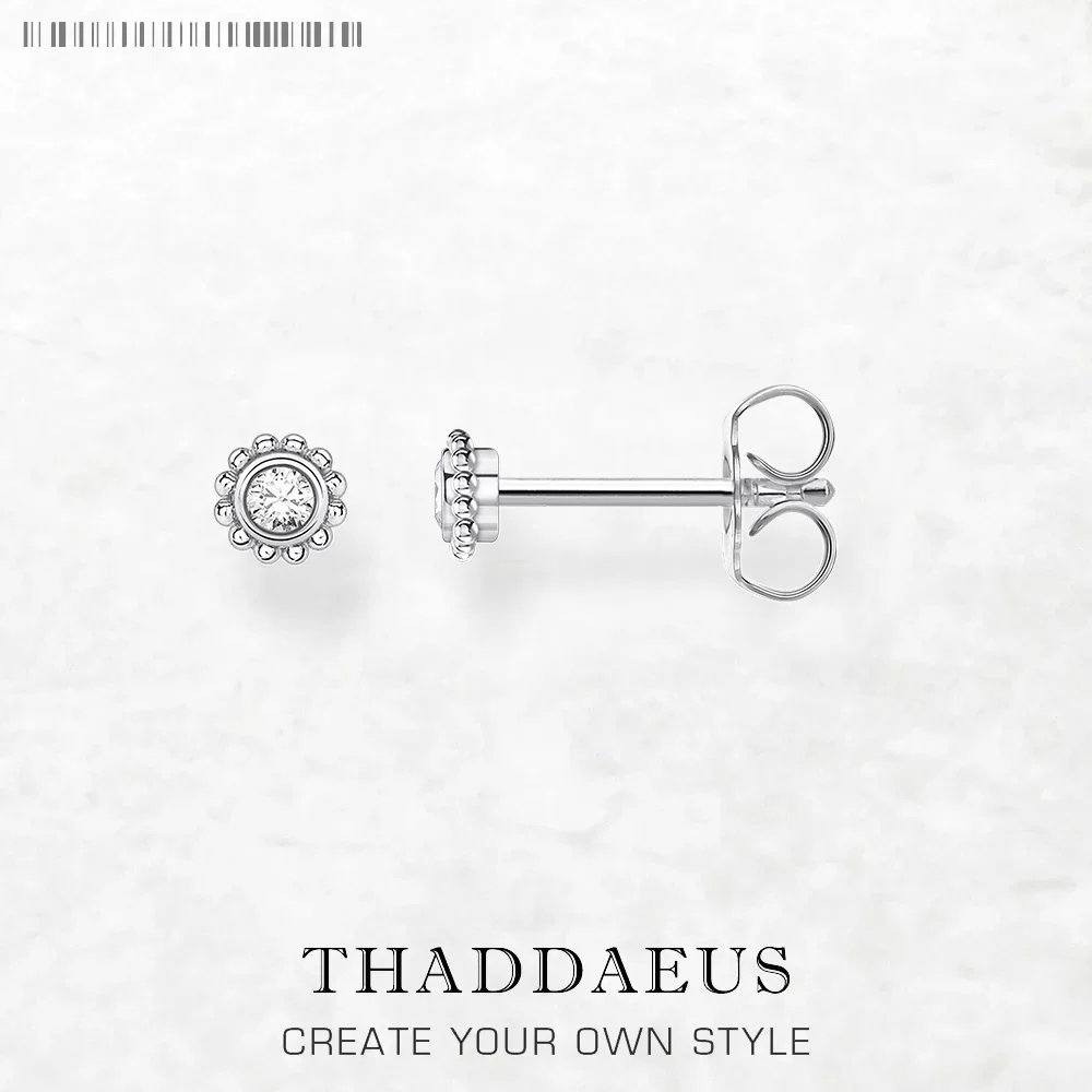 

Flower Look White Zircon Ear Studs Europe Classic Jewerly For Women New Gift In Pure 925 Sterling Silver