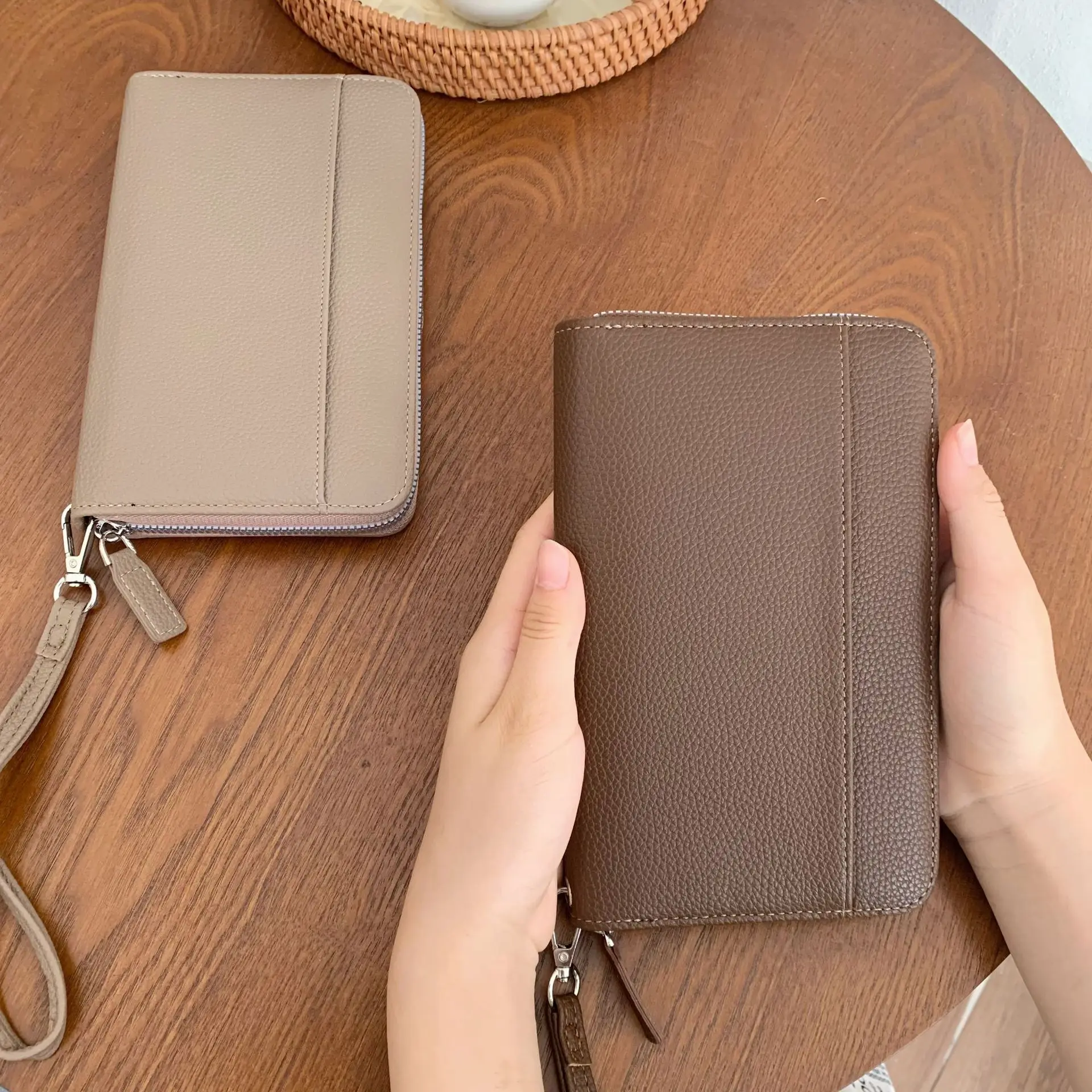 

Large-capacity zipper organ wallet, long air ticket, passport and document storage wallet