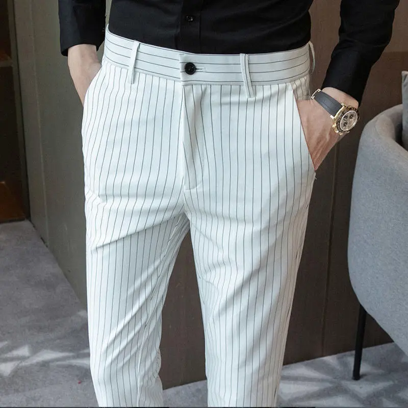 Pantalones de traje de seda de hielo para hombre, traje de moda coreana, bolsillos a rayas, pantalones de traje con cremallera, tendencia informal