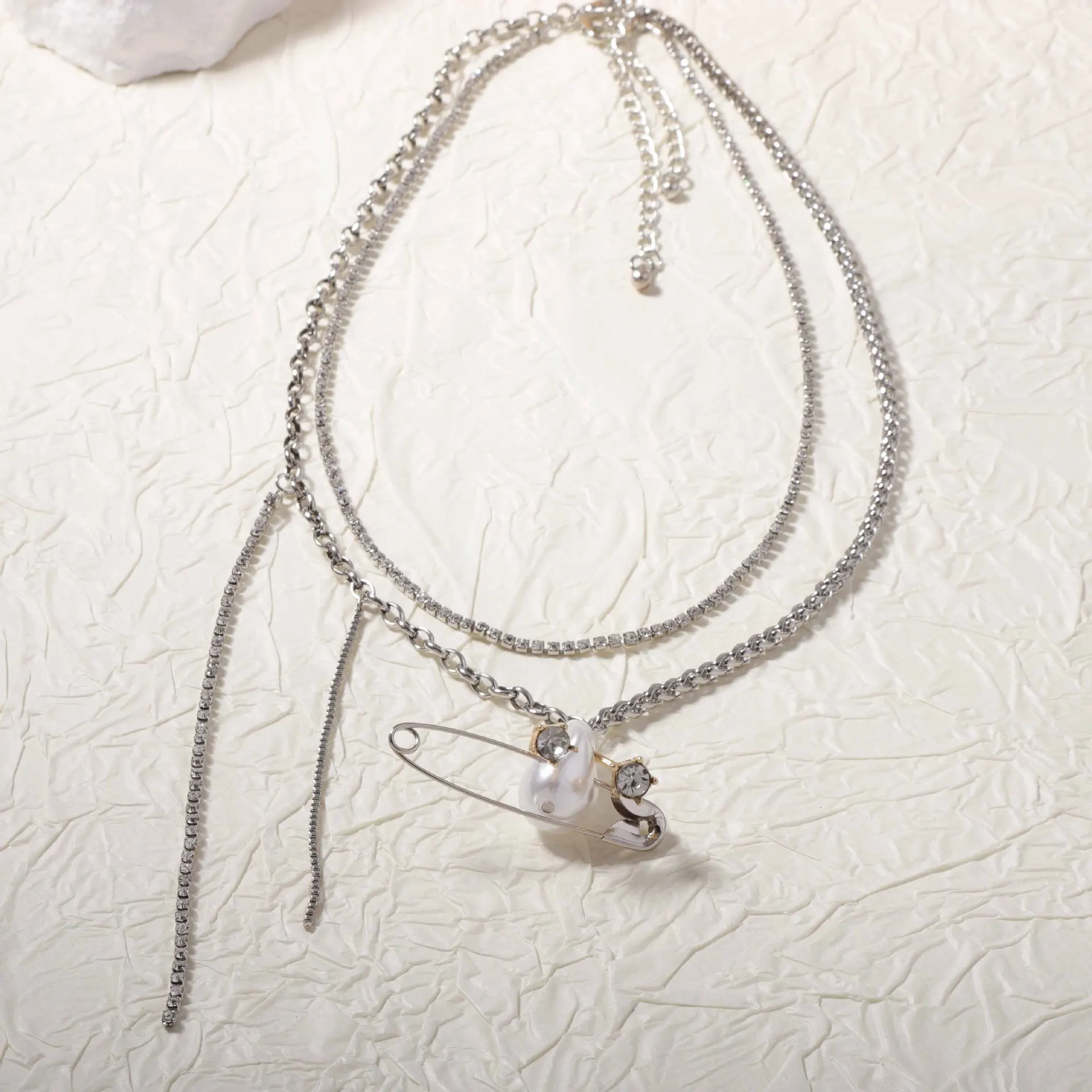 ZAA Vintage Simple Metal Chains Imitation Pearls Pendant Necklaces for Women Unique Design Holiday Party Jewelry Neck Accessorie